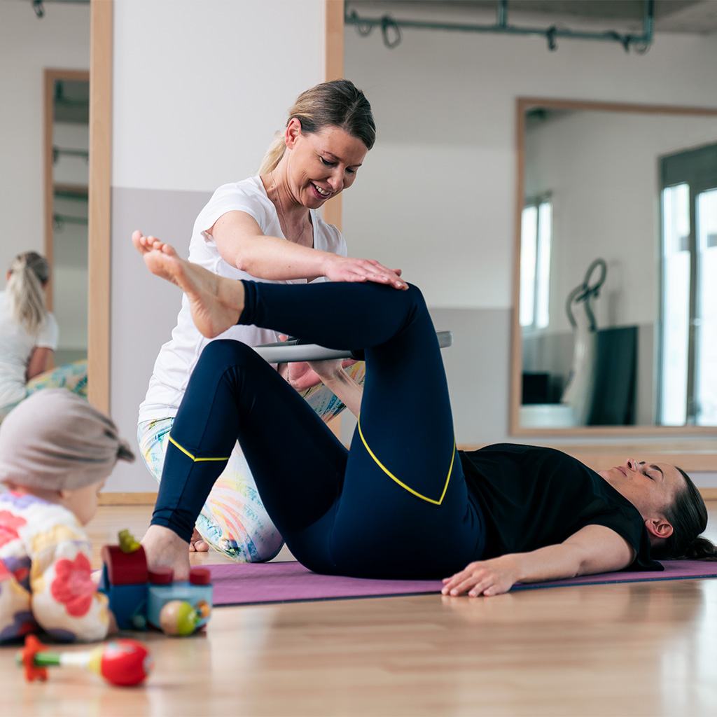 Stärke und Ausgeglichenheit für Mütter – Mit gezielten Übungen zurück zur Fitness!
